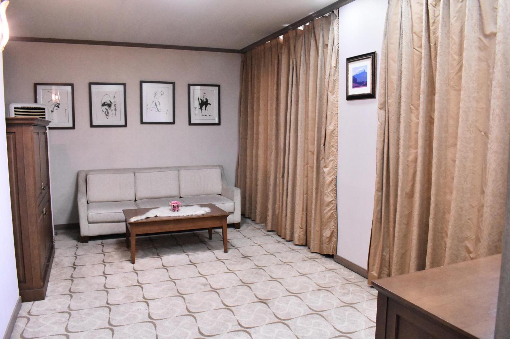 Sunjin Grand Hotel Ulan Batur Dış mekan fotoğraf