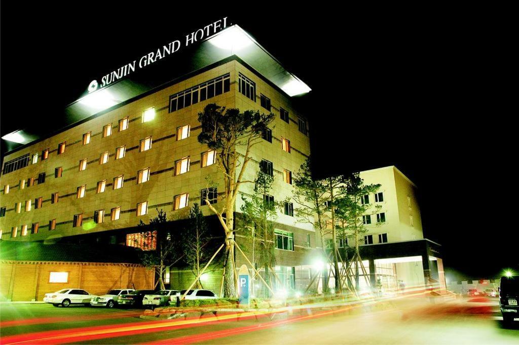 Sunjin Grand Hotel Ulan Batur Dış mekan fotoğraf